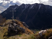 Da Valpiana di Serina breve, ma appagante salita al MONTE CASTELLO (1474 m.) il giorno di Pasqua, 8 aprile 2012 - FOTOGALLERY